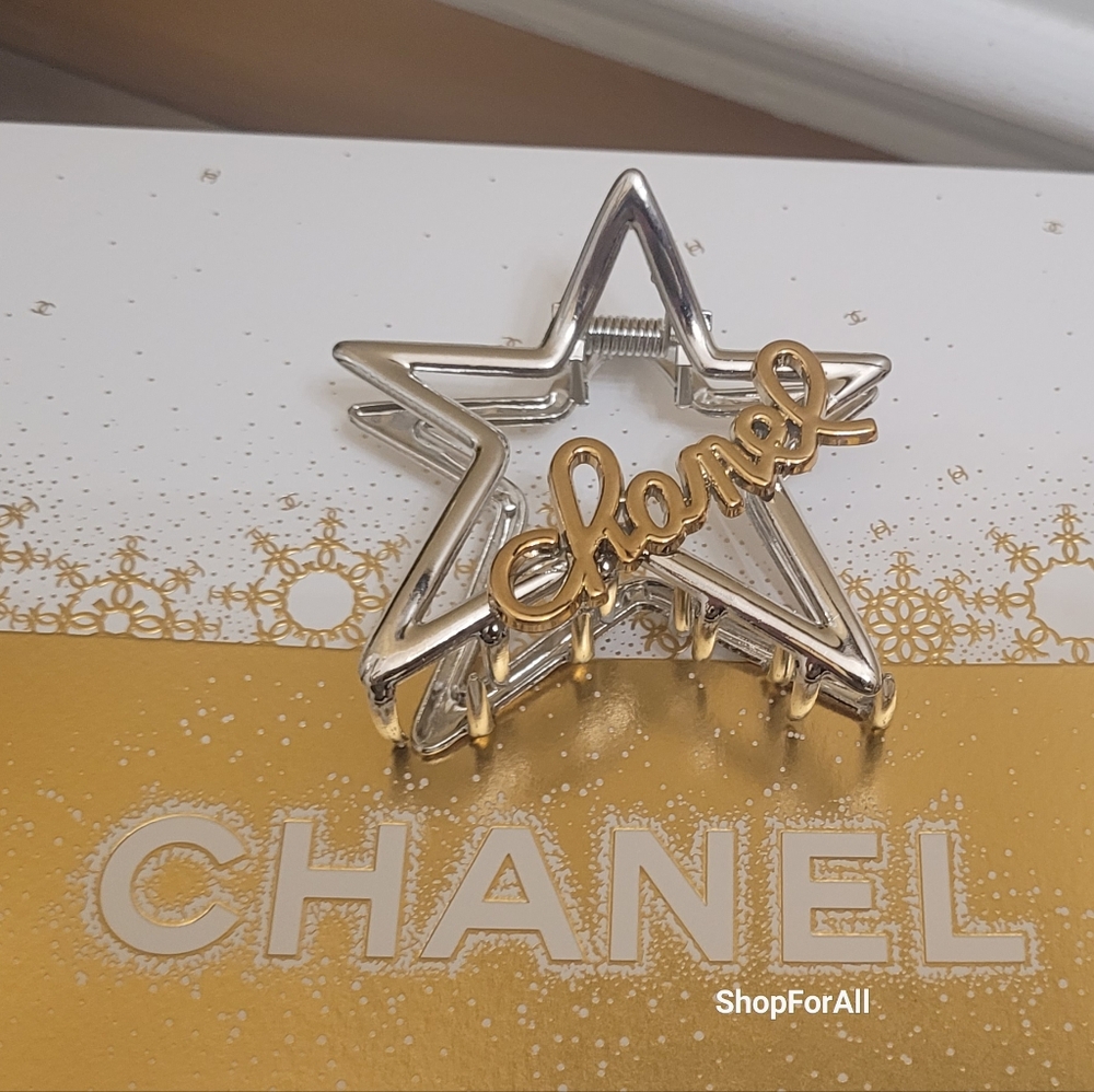 Chanel - Picture 3 of 7